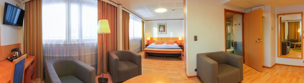 קופיו Economy Hotel Savonia מראה חיצוני תמונה