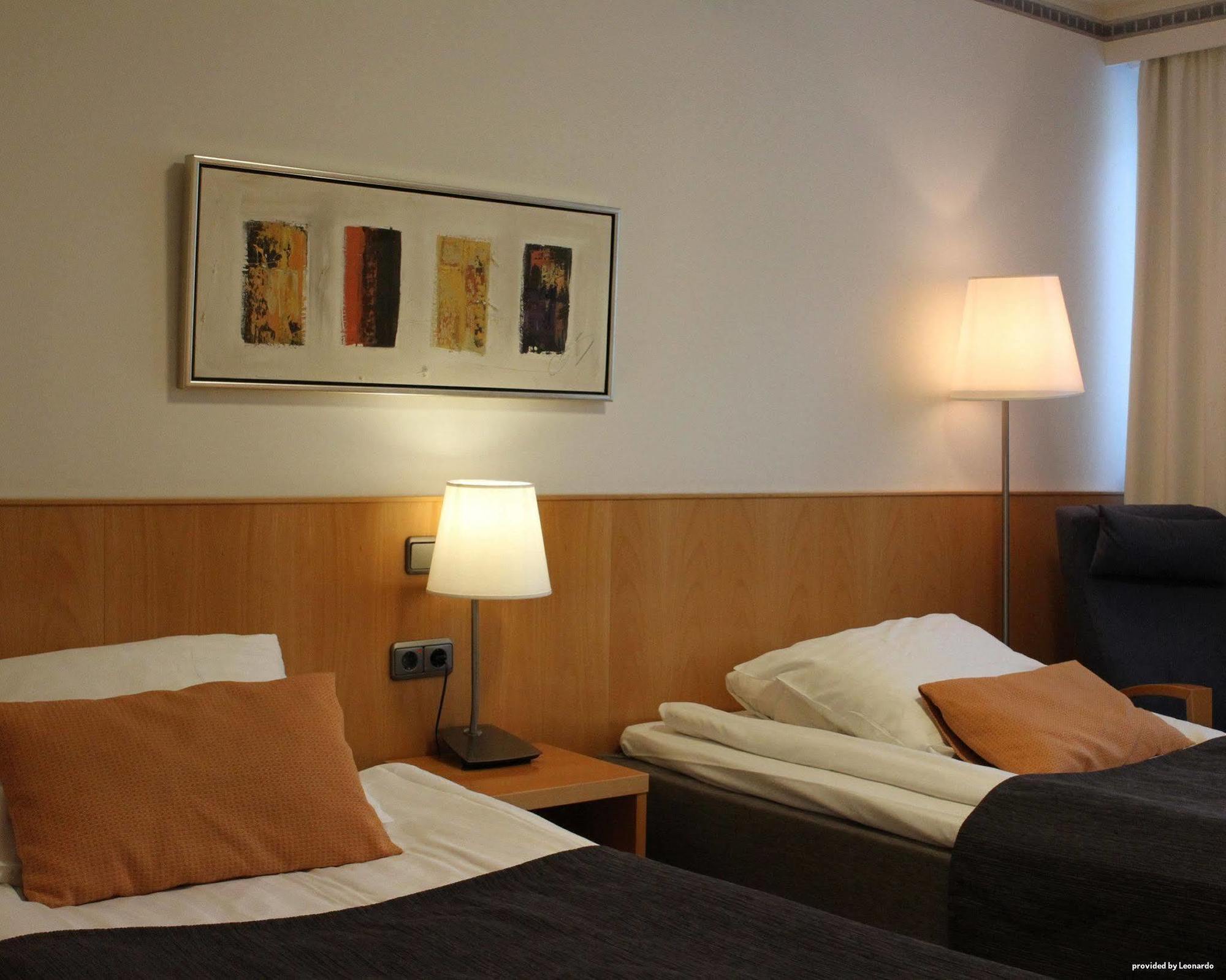 קופיו Economy Hotel Savonia מראה חיצוני תמונה